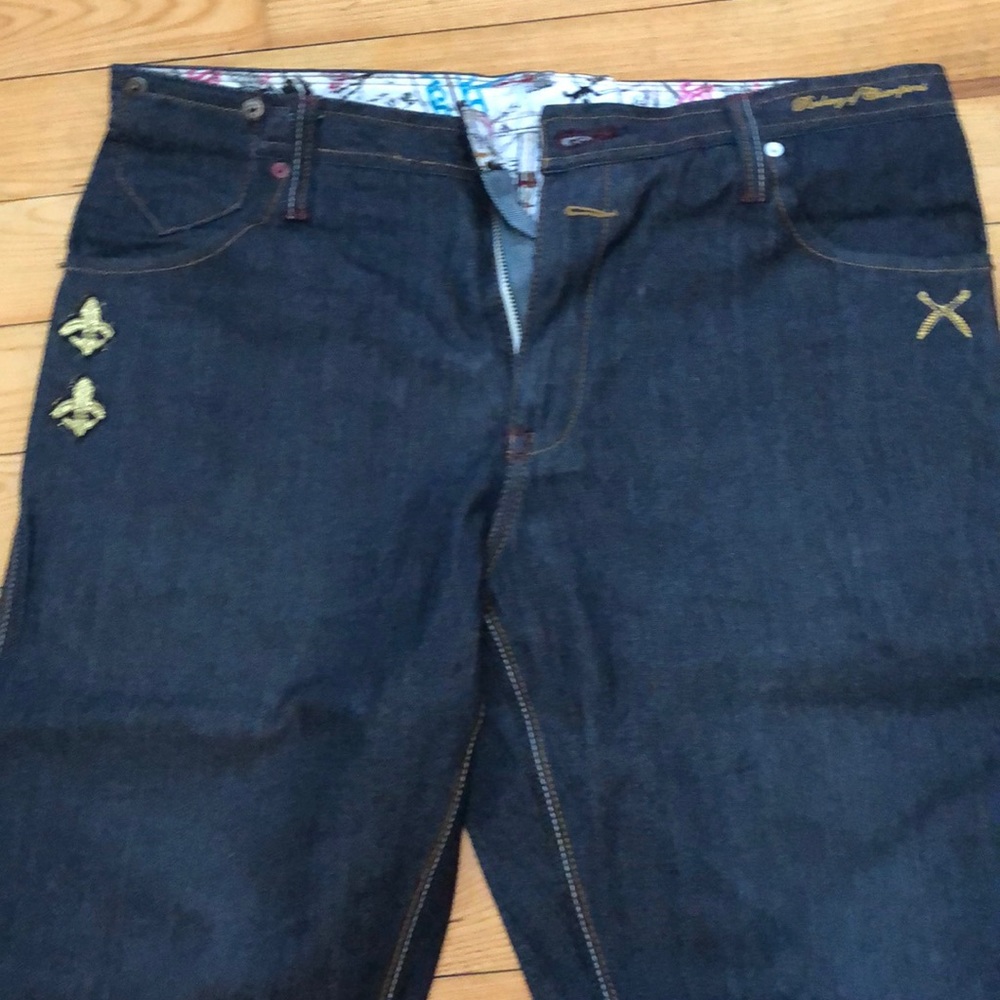 Clothes - Picture 2 of 7
